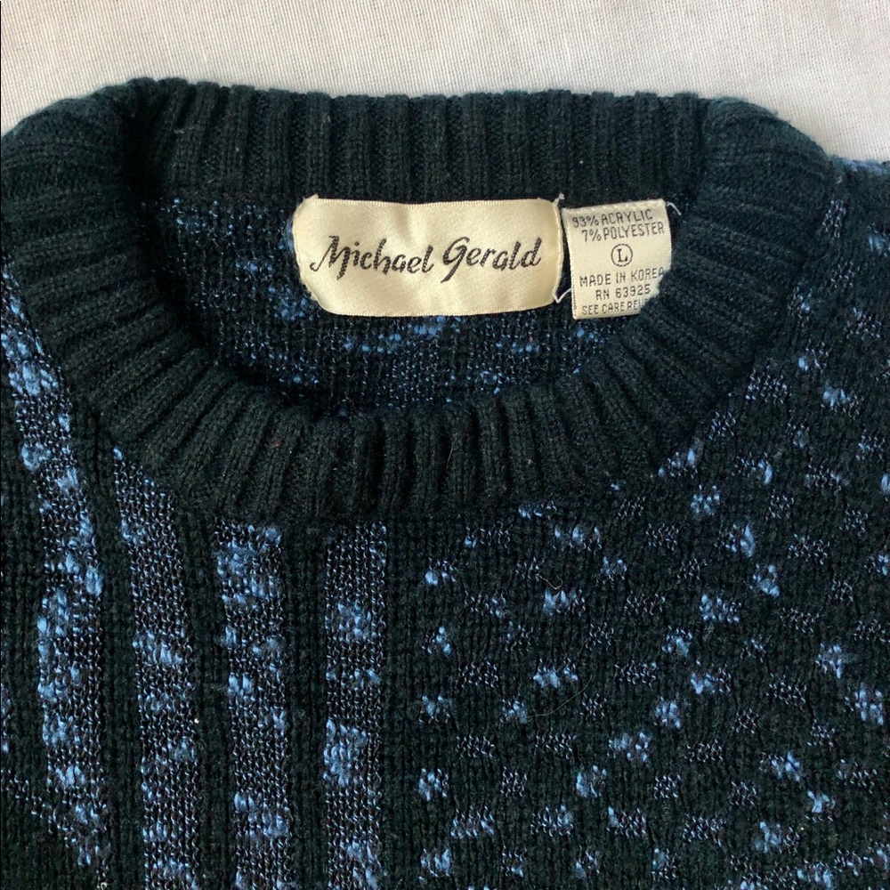 Vintage crew neck black blue pattern sweater